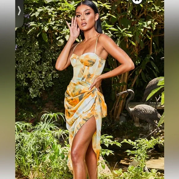 Asymmetrical skirt worn once - Picture 3 of 4